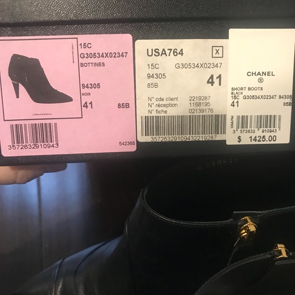 100% authentic Chanel Leather Booties - Picture 4 of 6